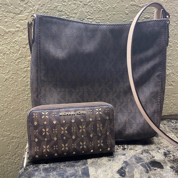 Michale Kors Set - Picture 1 of 5